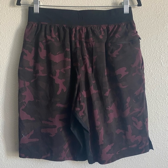 Lululemon THE Short 9.5” Men’s Shorts in Incognito Camo Red - Size Small - Picture 8 of 9